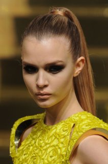 Versace+Spring+2012+Details+Qi3jMCMGVGVl.jpg