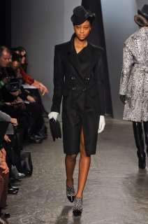 Donna+Karan+Fall+2012+ucEQEJY3CYZl.jpg