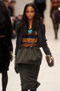 Burberry+Prorsum+Fall+2012+Qr_XmZpuhNFl.jpg