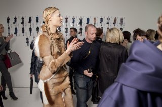 Fendi+Fall+2012+Backstage+rQSRSSmkCN6x.jpg