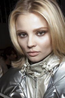 Blumarine+Fall+2012+Backstage+LPCO4rXu3kCx.jpg