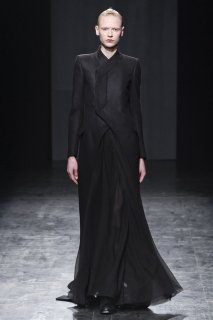 Nicolas_Andréas_Taralis_RTW_FW2012_01.jpg