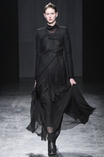 Nicolas_Andréas_Taralis_RTW_FW2012_04.jpg