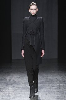 Nicolas_Andréas_Taralis_RTW_FW2012_06.jpg