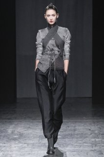 Nicolas_Andréas_Taralis_RTW_FW2012_08.jpg