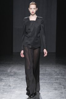 Nicolas_Andréas_Taralis_RTW_FW2012_10.jpg