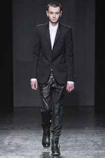 Nicolas_Andréas_Taralis_RTW_FW2012_18.jpg