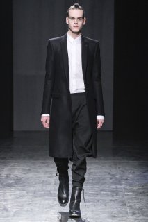 Nicolas_Andréas_Taralis_RTW_FW2012_19.jpg