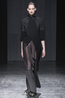 Nicolas_Andréas_Taralis_RTW_FW2012_22.jpg