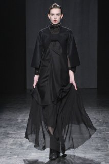 Nicolas_Andréas_Taralis_RTW_FW2012_27.jpg