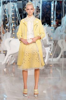 Louis-vuitton-SPRING-2012-RTW-podium-027_runway.jpg