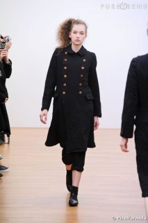 686421-defile-comme-des-garcons-comme-des-637x0-1.jpg