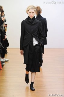 686429-defile-comme-des-garcons-comme-des-637x0-1.jpg