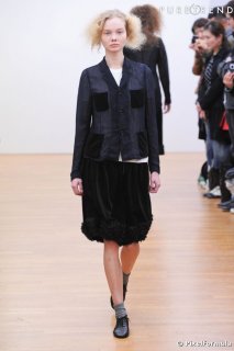 686431-defile-comme-des-garcons-comme-des-637x0-1.jpg