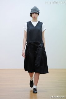 686444-defile-comme-des-garcons-comme-des-637x0-1.jpg