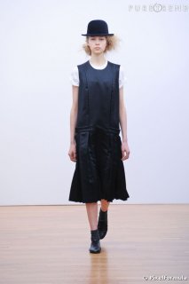 686445-defile-comme-des-garcons-comme-des-637x0-1.jpg