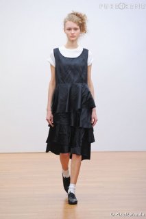 686446-defile-comme-des-garcons-comme-des-637x0-1.jpg