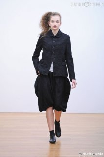 686463-defile-comme-des-garcons-comme-des-637x0-1.jpg