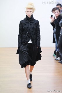 686466-defile-comme-des-garcons-comme-des-637x0-1.jpg