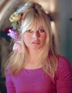 Brigitte Bardot flowers in her hair.jpg