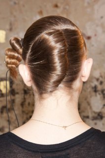 Hussein+Chalayan+Fall+2012+Backstage+7hVV0FxjUgOl.jpg