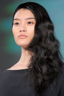 Hussein+Chalayan+Fall+2012+Details+kHa5U_FmWOPl.jpg