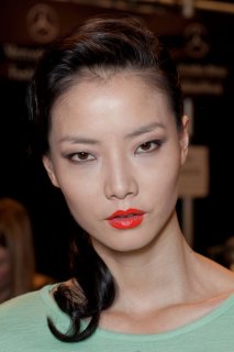 Dennis+Basso+Fall+2012+Backstage+rWlFgb0uA86l.jpg