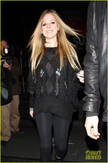 avril-lavigne-katsuya-dinner-01.jpg