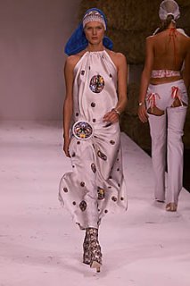 malgosia bela arkadius spring 2001 2.jpg