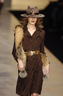 Blumarine+Fall+2004+WzmhSsW2QYWx.jpg