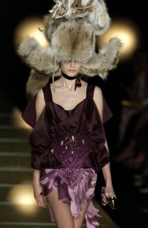Christian+Dior+Fall+2002+7sXbB-KDVPrx.jpg
