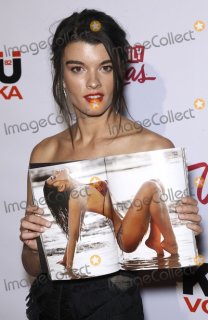 sports-illustrated-swimsuit-models-at-haze-nightclub-at-aria-4.jpg