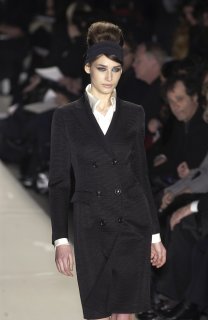 Donna+Karan+Fall+2003+yubRPz9i4U1x.jpg