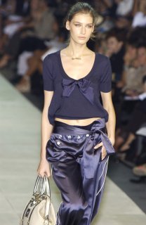Louis+Vuitton+Spring+2004+b5eJdfmHfrtx.jpg