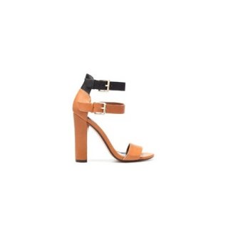 chaussures-ouvertes-cuir-camel-zara-651172651-189568.jpg