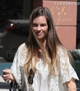 2069286_722365-hilary-swank-637x0-1.jpg