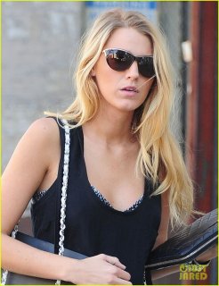 blake-lively-soho-sweetheart-04.jpg