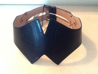black plain batwing belt.JPG