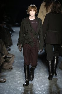 Ann+Demeulemeester+Fall+2004+uoEyyUPgLBAx.jpg