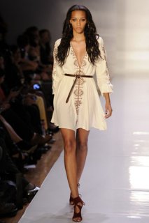 Daisy+Fuentes+Runway+Spring+2013+Mercedes+YGjoD6YHfGFl.jpg