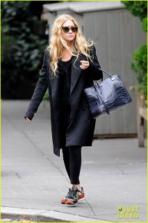 ashley-olsen-soho-stroll-01.jpg