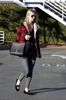 NickyHiltonNickyHiltonShopsFredSegali9sBhBiF1G6l_zpsee9fae7d.jpg