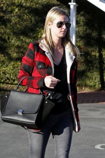 NickyHiltonNickyHiltonShopsFredSegal-_t8_MWUpAul_zps1adf71dd.jpg