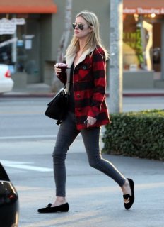 NickyHiltonNickyHiltonFriendGetJuiceWDVE97PwNMll_zps721f2472.jpg