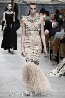 2013-07-02-10-38-50-chanel-couture-fw2013-2802.jpg