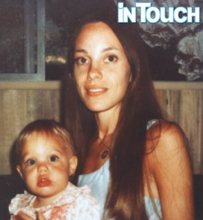 angelina-jolie-mom1-1.jpg