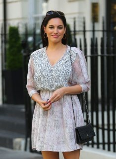 kelly_brook_kelly_brook_out_and_about_in_london_14_august_2013_pfwZxQCR.sized.jpg