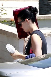 Katy+Perry+looks+ready+workout+athletic+clothes+Hvj7k8uH7b1x.jpg