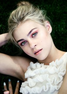 nicola-peltz-actress1.jpg