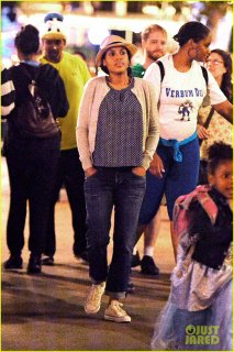 kerry-washington-husband-nnamdi-asomugha-hold-hands-disneyland-04.jpg